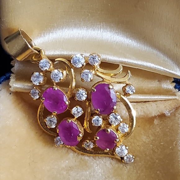 Solid 18k ruby pendant! This is a one of a kind cu - Picture 5 of 9